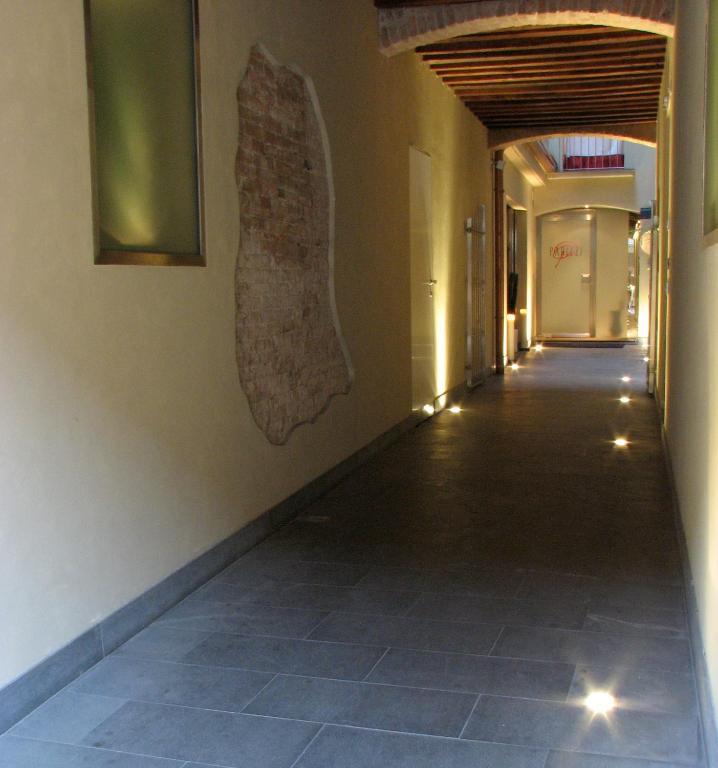 Parizzi Suites & Restaurant Parme Extérieur photo