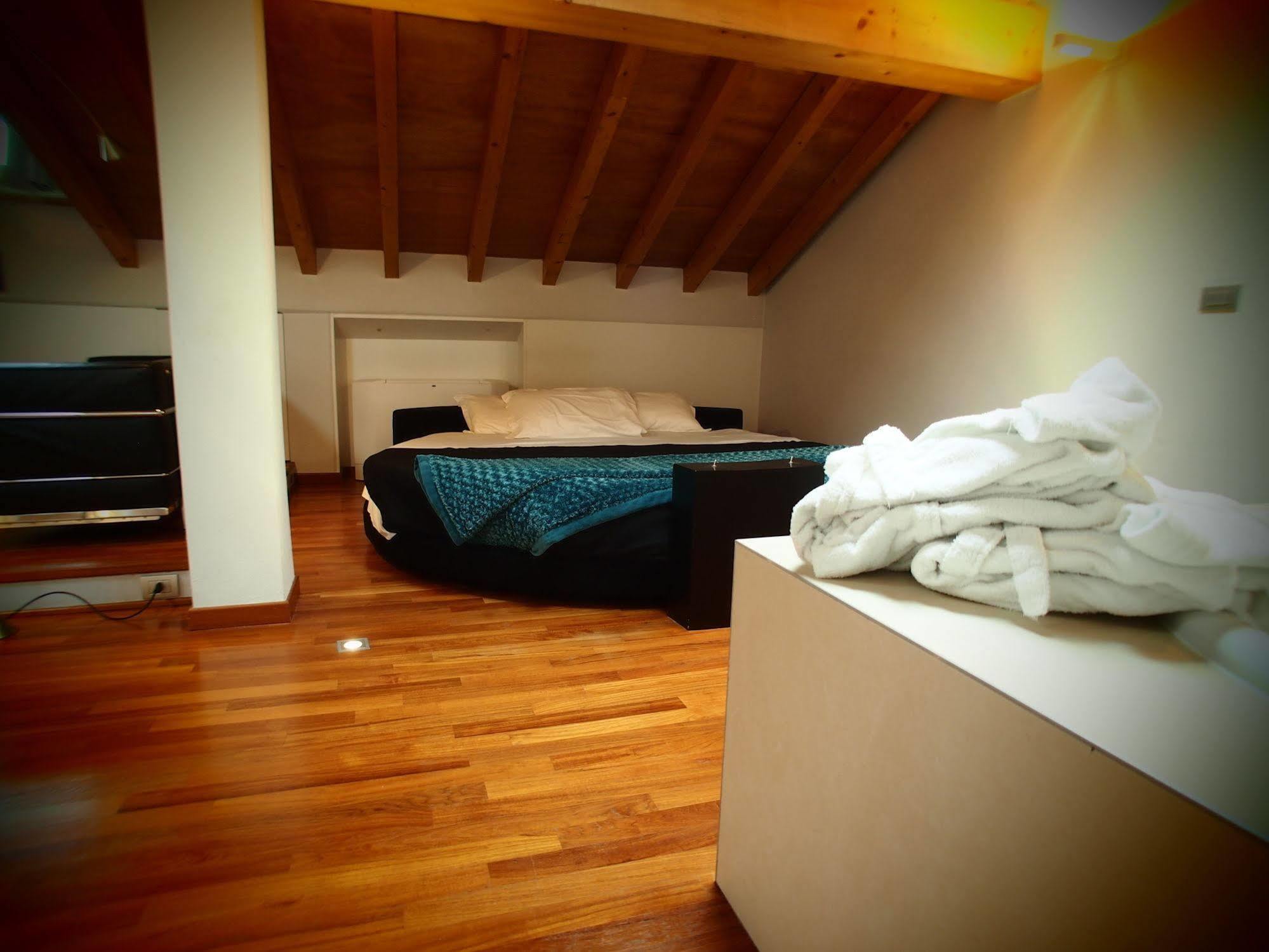 Parizzi Suites & Restaurant Parme Extérieur photo