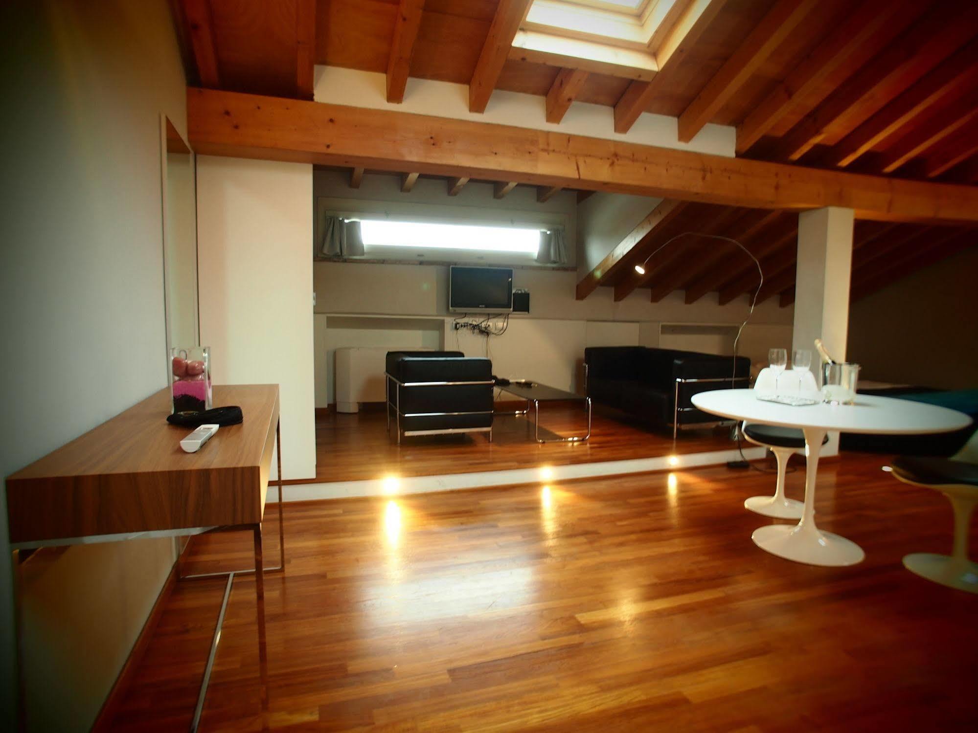 Parizzi Suites & Restaurant Parme Extérieur photo