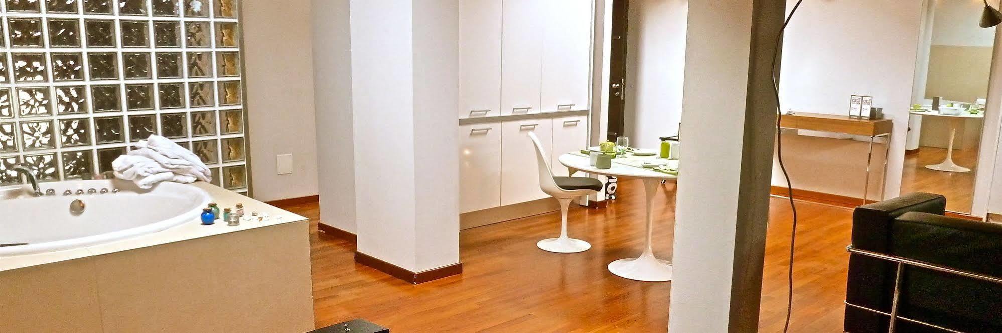 Parizzi Suites & Restaurant Parme Extérieur photo